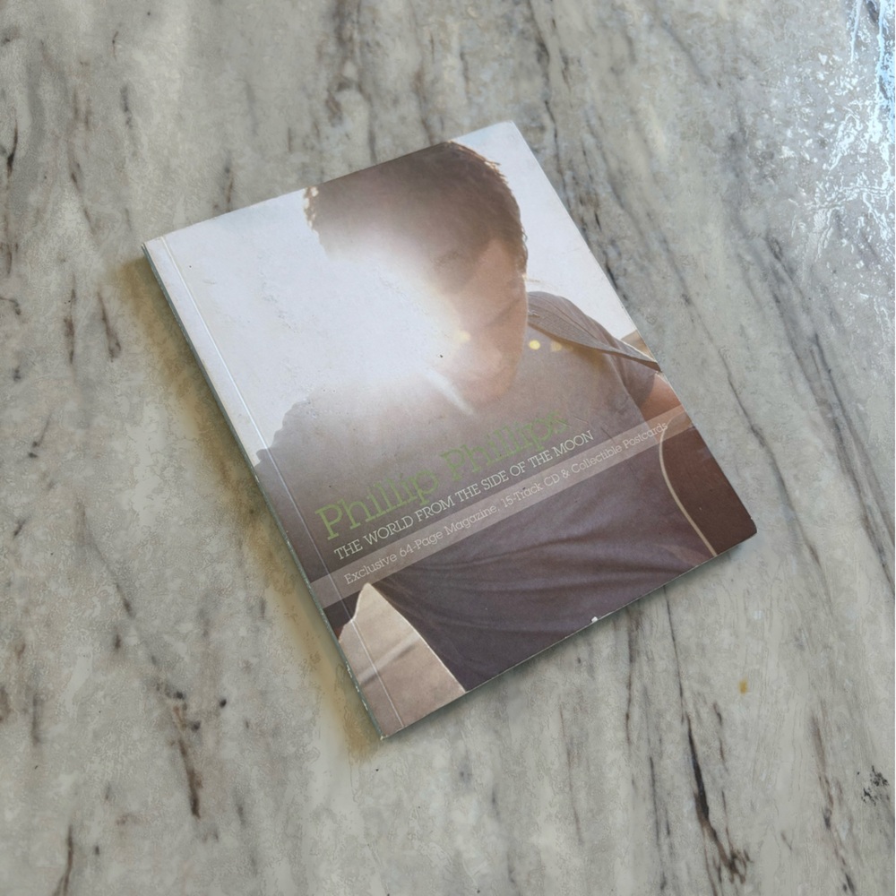 FINAL! AUTOGRAPHED PHILLIP PHILLIPS 2012 THE WORLD FROM THE SIDE OF THE MOON